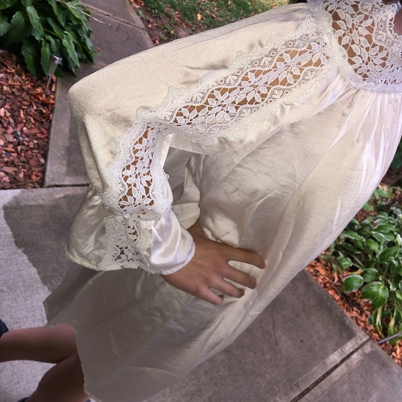 🍭NWT Hummingbird Lace Embellished Top - Picture 2 of 9